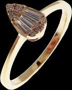 Exciting 18kt Yellow Gold Teardrop Diamond Ring