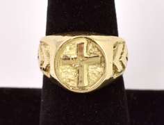 Captivating Cross Ring in 14K Yellow Gold