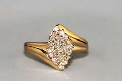 Sparkling Diamond Cocktail 10k Ring