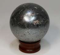 Heavy! 1,415ct Hematite sphere