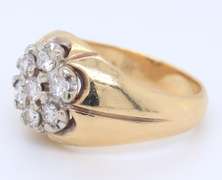 MEN'S 14 KT YELLOW GOLD DIAMOND CLUSTER RING.