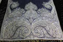 A Very Unique Design Lady's Scarf