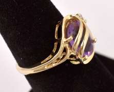 Stunning Amethyst and Diamond Ring in 14K Yellow Gold