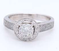 LADIES 14KT WHITE GOLD DIAMOND RING.
