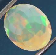 Gorgeous glittering 2.38ct faceted Jelly Opal