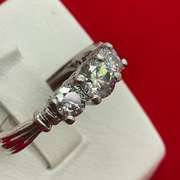 LADIES PLATINUM AND DIAMOND RING