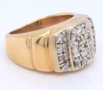 MEN'S BRAND NEW GOLD DIAMOND RING.