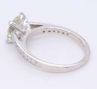 18k white gold engagement ring with 1.52 carat diamonds