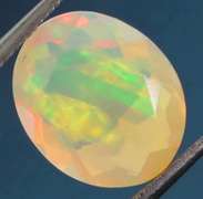 Gorgeous glittering 2.38ct faceted Jelly Opal
