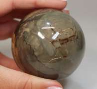 Incredible movement 1,358ct natural Agate sphere