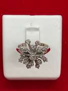 LADIES 10K WHITE GOLD AND DIAMOND STARBURST RING