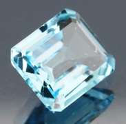 Beautiful 4.83ct emerald cut Topaz