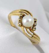 Cute Little Pearl Ring