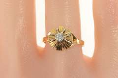 14K Yellow Gold Retro Geometric Grooved Solitaire CZ Cocktail Ring