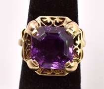 Amazing Vintage Amethyst Ring in 18K Yellow Gold