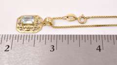 Tasteful Topaz Pendant Necklace in Yellow Gold