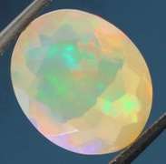 Gorgeous glittering 2.38ct faceted Jelly Opal