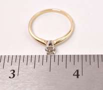 Beautiful Diamond Engagement Ring in 14K Yellow Gold
