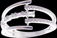 Elegant Contemporary 18k White Gold Diamond Ring