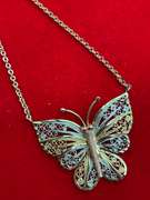 14K TRI COLOR GOLD NECKLACE WITH CENTER PIECE