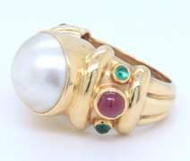 LADIES 18K GOLD AND PEARL RING