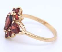 Gorgeous Yellow Gold Garnet Ring