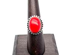 Ovular Red Coral in Tibetan Silver Beaded Ring