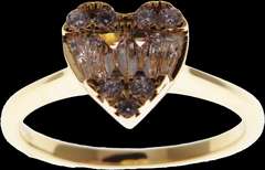 Endearing 18kt Yellow Gold Heart Shaped Diamond Ring