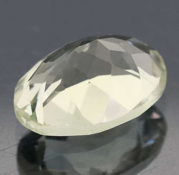 Superb 5.46ct platinum green Amethyst