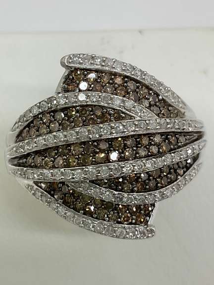 LADIES 14K WHITE GOLD AND DIAMOND RING