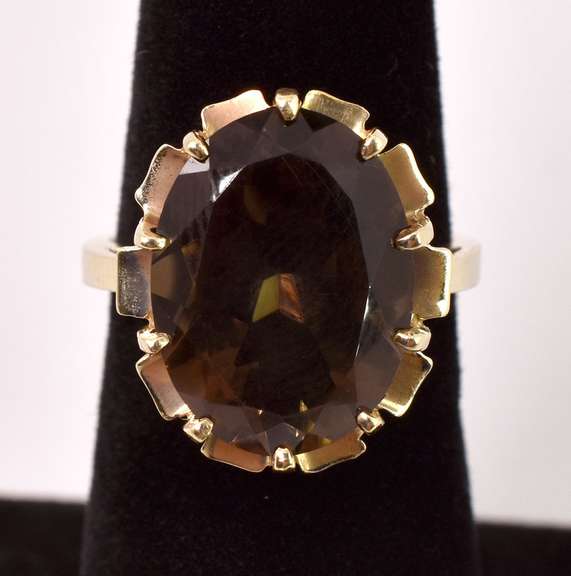 Brilliant Oval Cut Smokey Quartz Ring in Yellow Gold