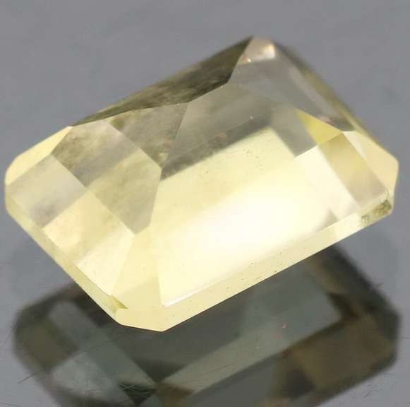 Great 4.47ct golden yellow Citrine