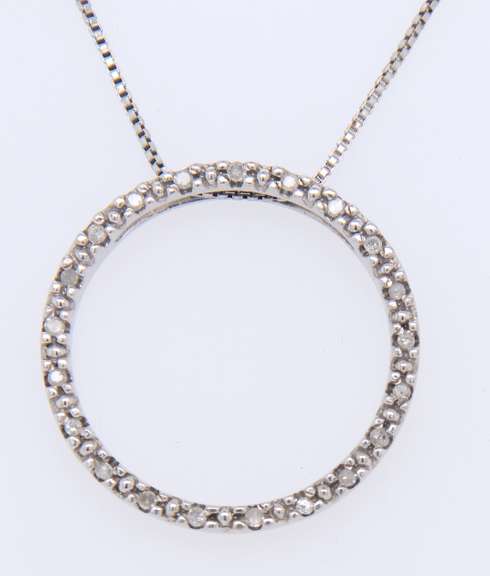 Vintage Sterling Silver Cubic Zirconia Circle Pendant on Chain