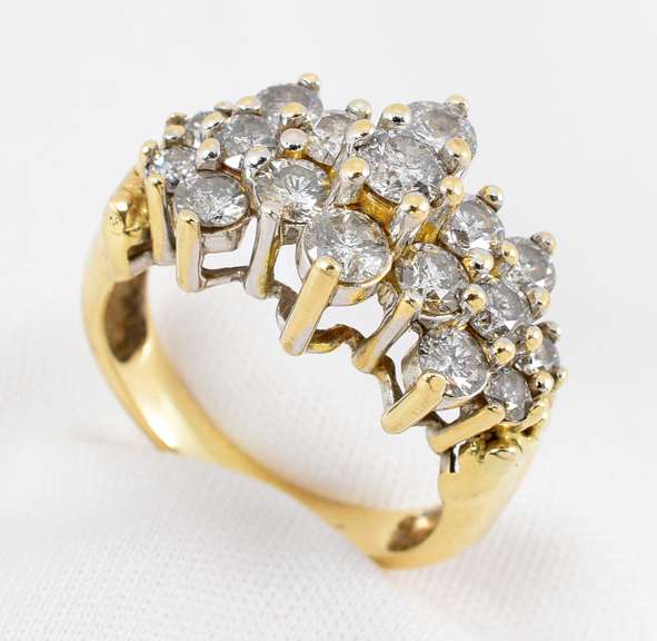 Flashy 2 Carat T.W. Diamond Ring