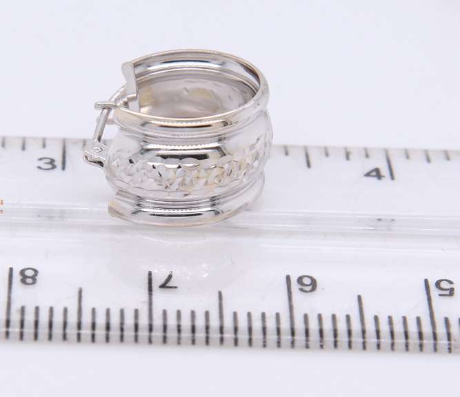 Amazing White Gold Huggies