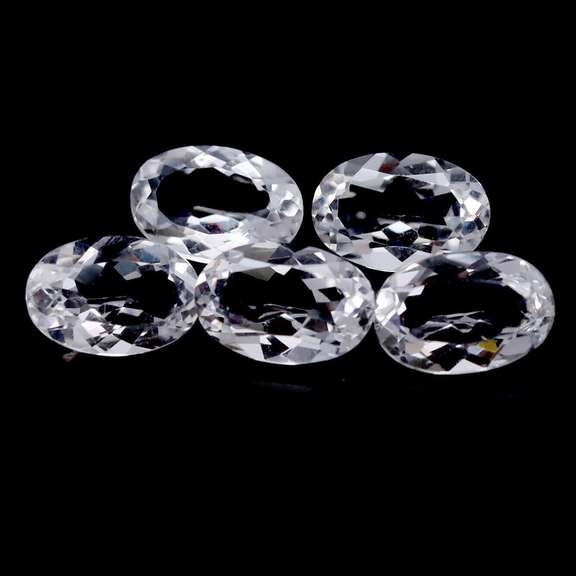 Glittering 14.65ct UNHEATED diamond white Topaz set