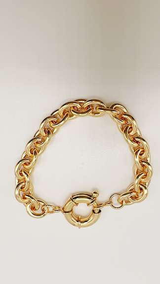 Beautiful 18kt Gold Plated Greek Key Design Bracelet