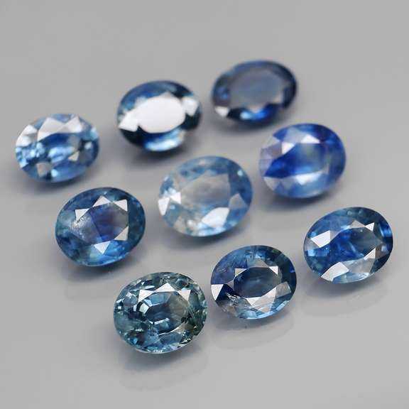 Stunning blue 6.80ct Sapphire set