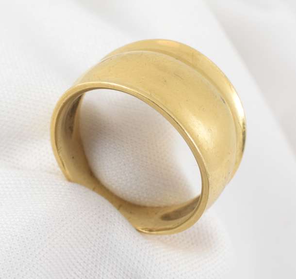 Wide Tapering Gold Ring