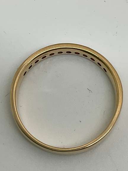 14K YELLOW GOLD DIAMOND BAND