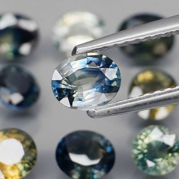 Heated only! 5.67ct mixed cut Sapphire set