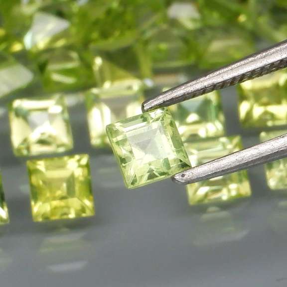 Princess cut! Unheated! 6.52ct Peridot set