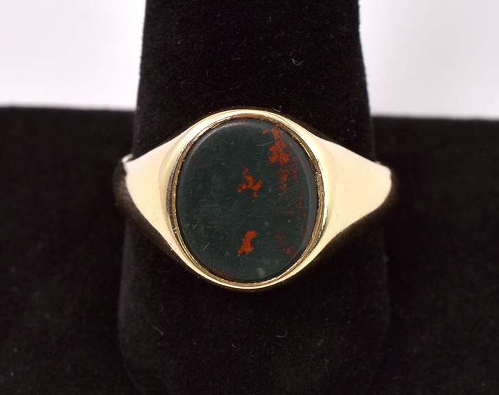 Amazing Men's Bloodstone Ring in Yellow Gold
