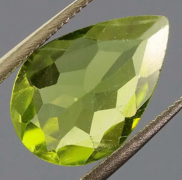 Excellent 2.08ct Burma green Peridot