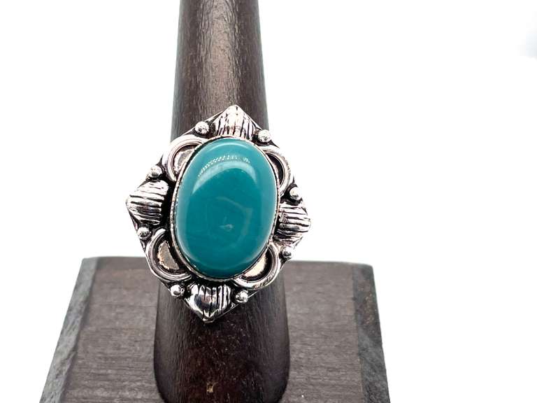 Precious Green Oval Onyx in Tibet Silver Floral Energy Ring Design