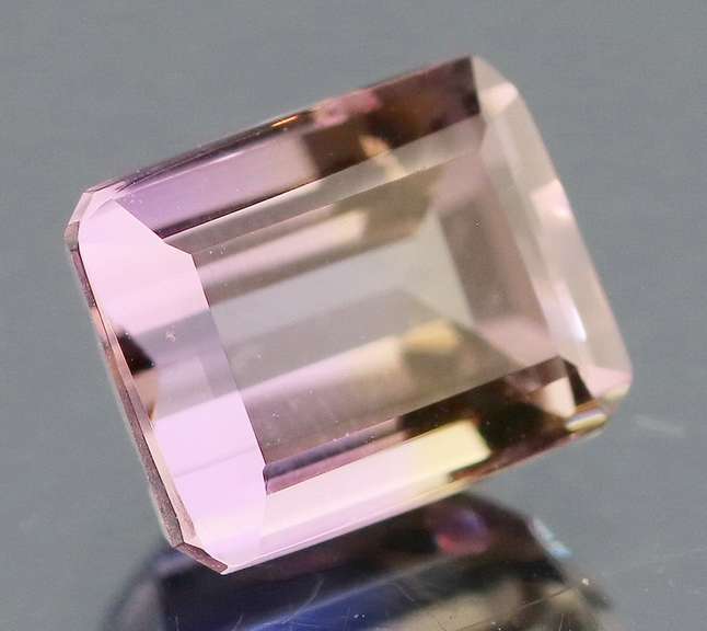Beautiful 2.74ct lightly colored natural Ametrine