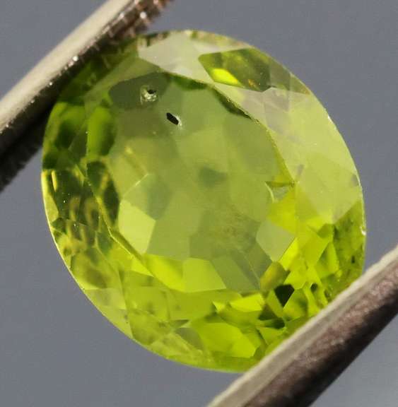 Gorgeous 2.37ct Burma green Peridot