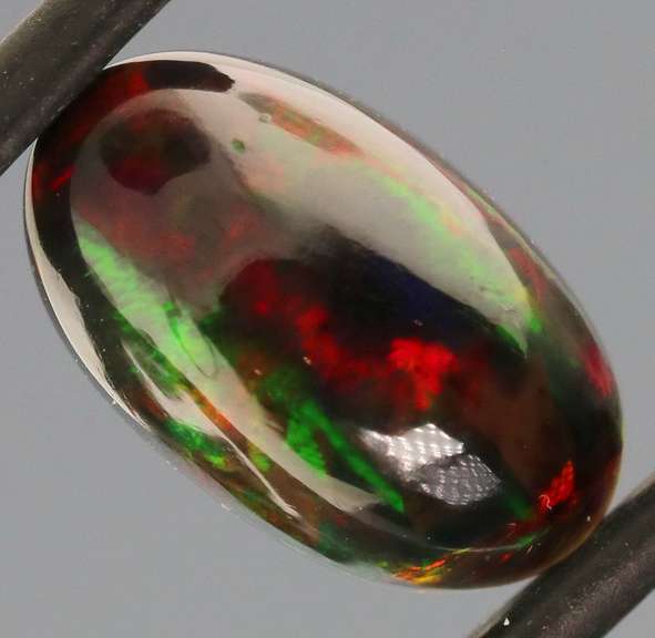 Full body flashing 2.60ct Welo Black Opal