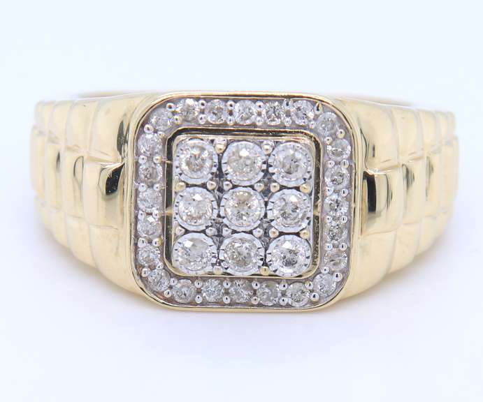 Powerful Yellow Gold Diamond Cluster Gen's Ring