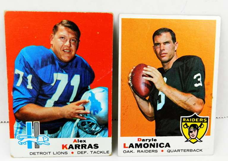 2 Topps 1969 Football Greats